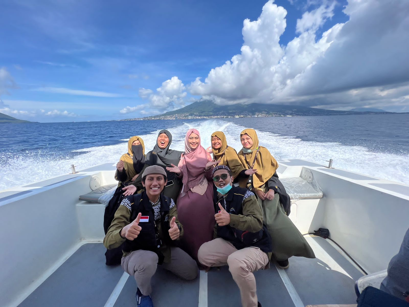 Catatan Safari Dakwah Ramadhan di 3 Pulau Maluku Utara Bersama Umma Oki Setiana Dewi