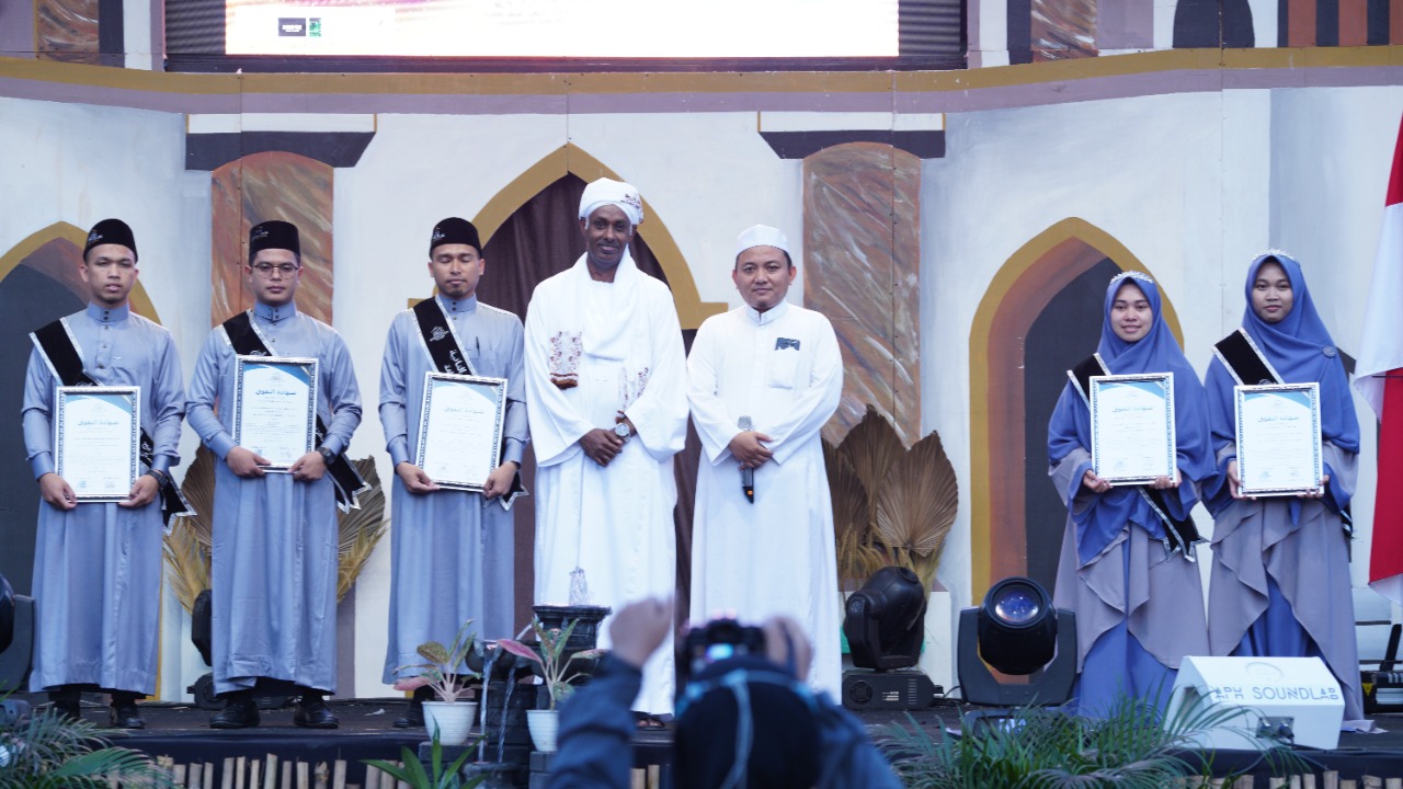 Wisuda kedua Periode September Maskanul Huffadz Lil Lughoh, Lantik 32 Santriwan/Santriwati