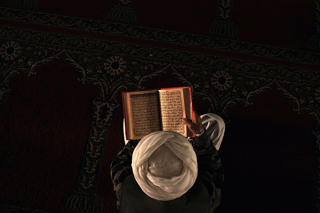 Faedah Membaca Surah Al-Kahf pada Hari Jumat Menurut Al-Quran dan Hadis