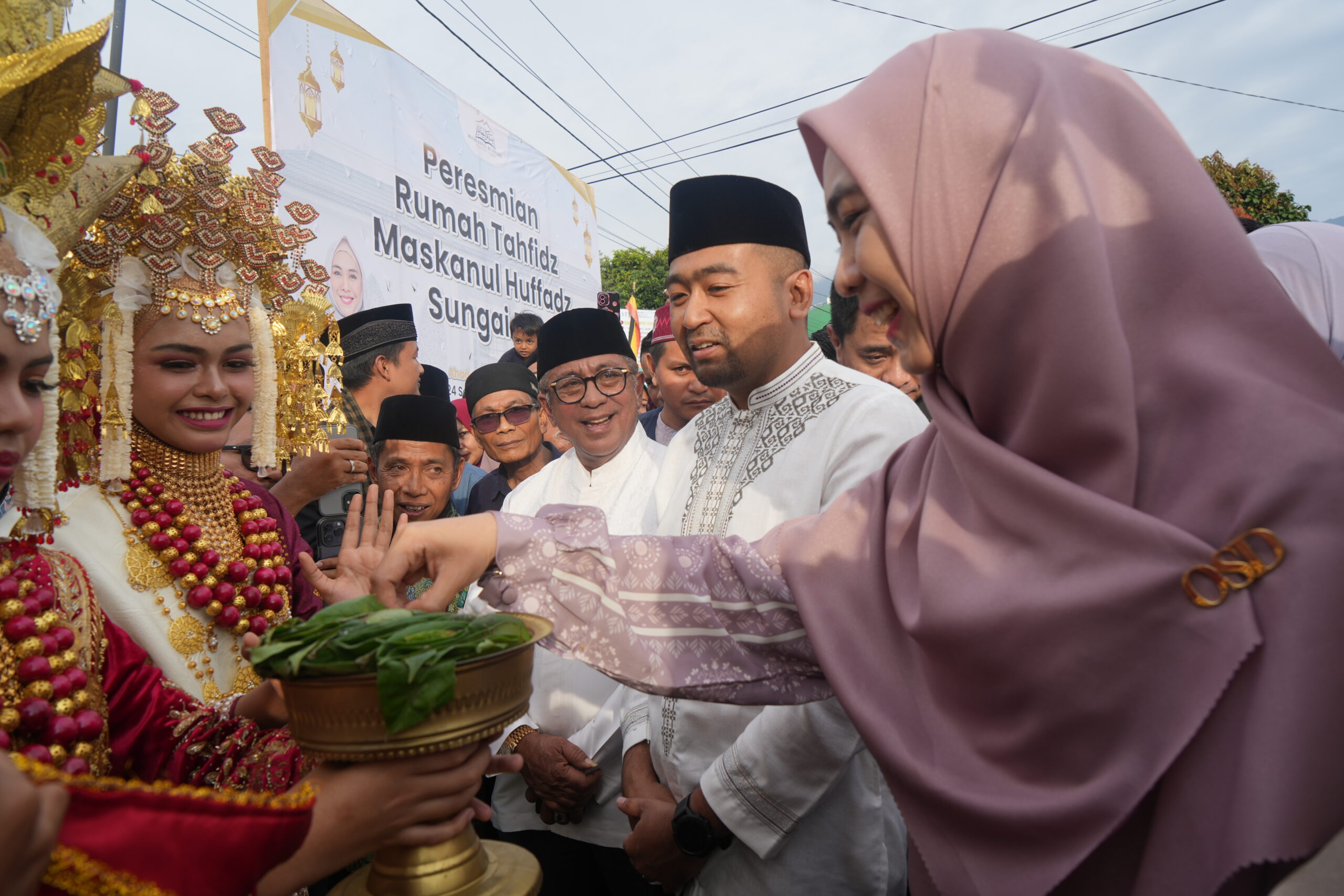 Wakil Gubernur Sumatera Barat, Audy Joinaldy Ikut Resmikan Maskanul Huffadz Sungai Pua