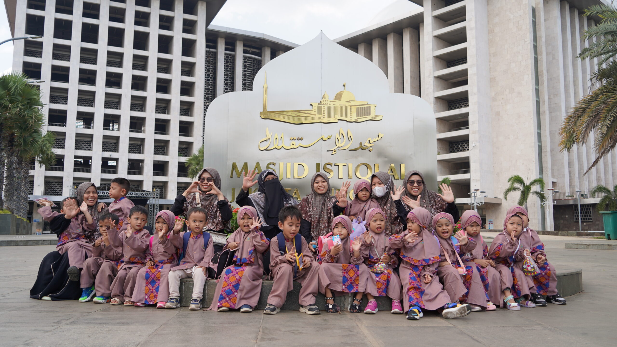 Field Trip Edukatif ke Masjid Istiqlal, Santri PaudQu Maffaz Sambut dengan Antusias