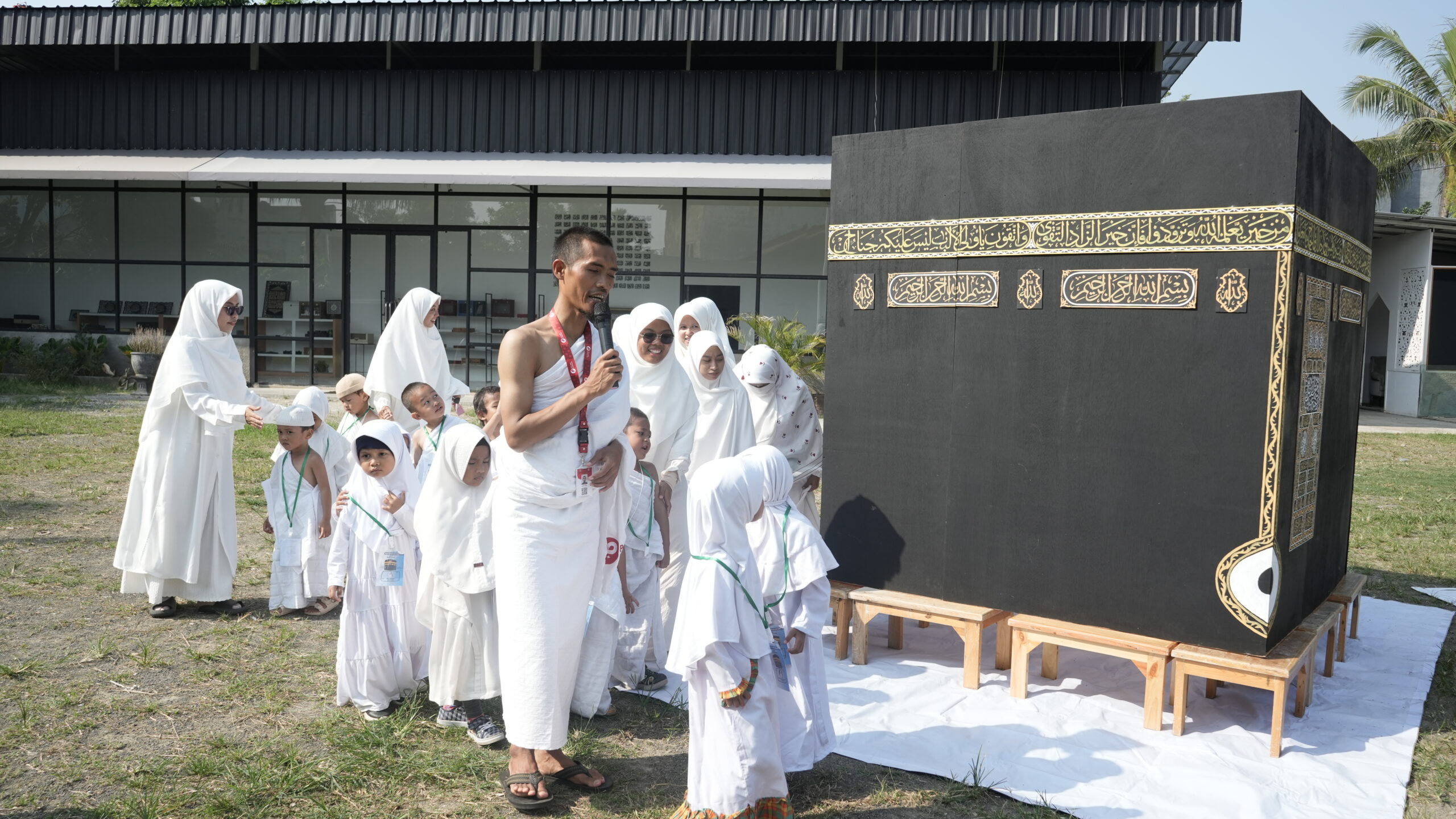 Antusias Santri PaudQu Maffaz Mengikuti Kegiatan Manasik Haji