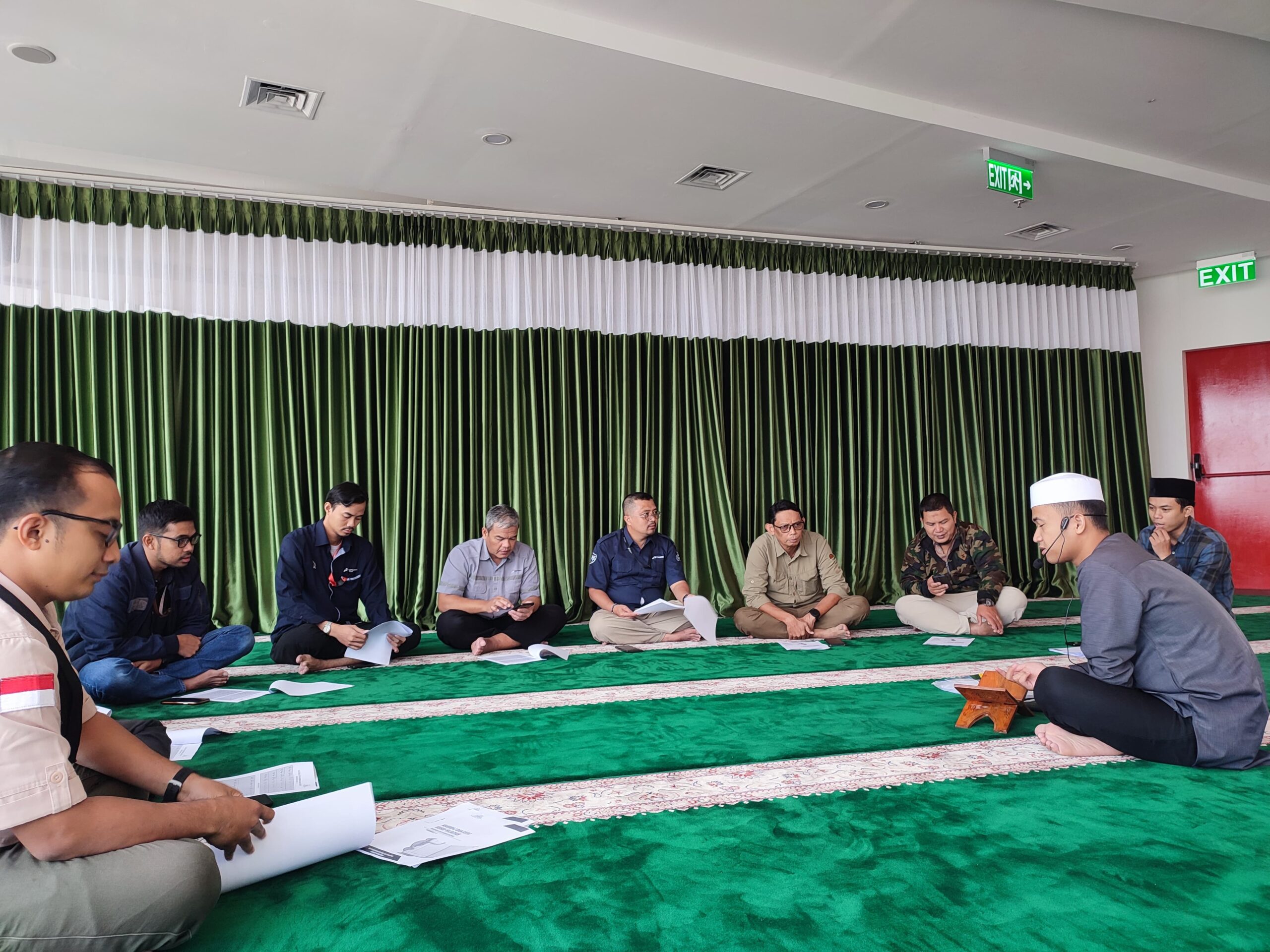 Membangun Lingkungan Qur’an, Maskanul Huffadz Turun Tangan Mengajar di Perusahaan