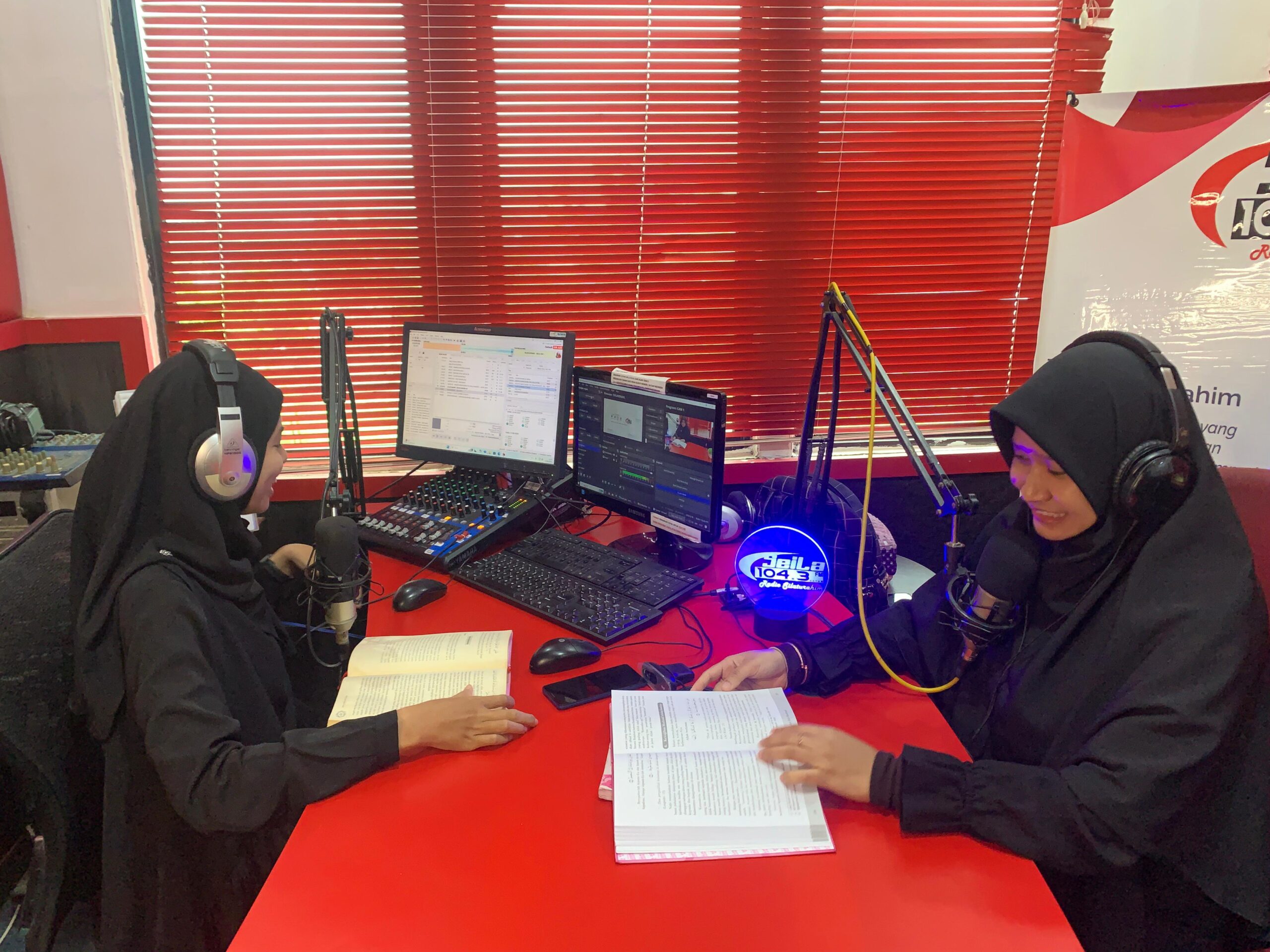 Tak Hanya di Mimbar, Dakwah Maskanul Huffadz Batam Kini Tembus Radio Lokal