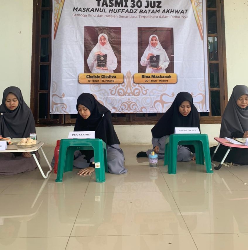 Maskanul Huffadz Batam Gandeng 2 Santrinya Tasmi’ Akbar 30 Juz