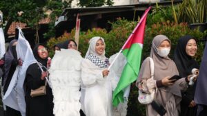 cosplay hari santri tema palestina