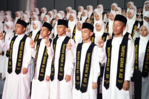 kesuksesan santri adalah peran pengabdian guru yang setia