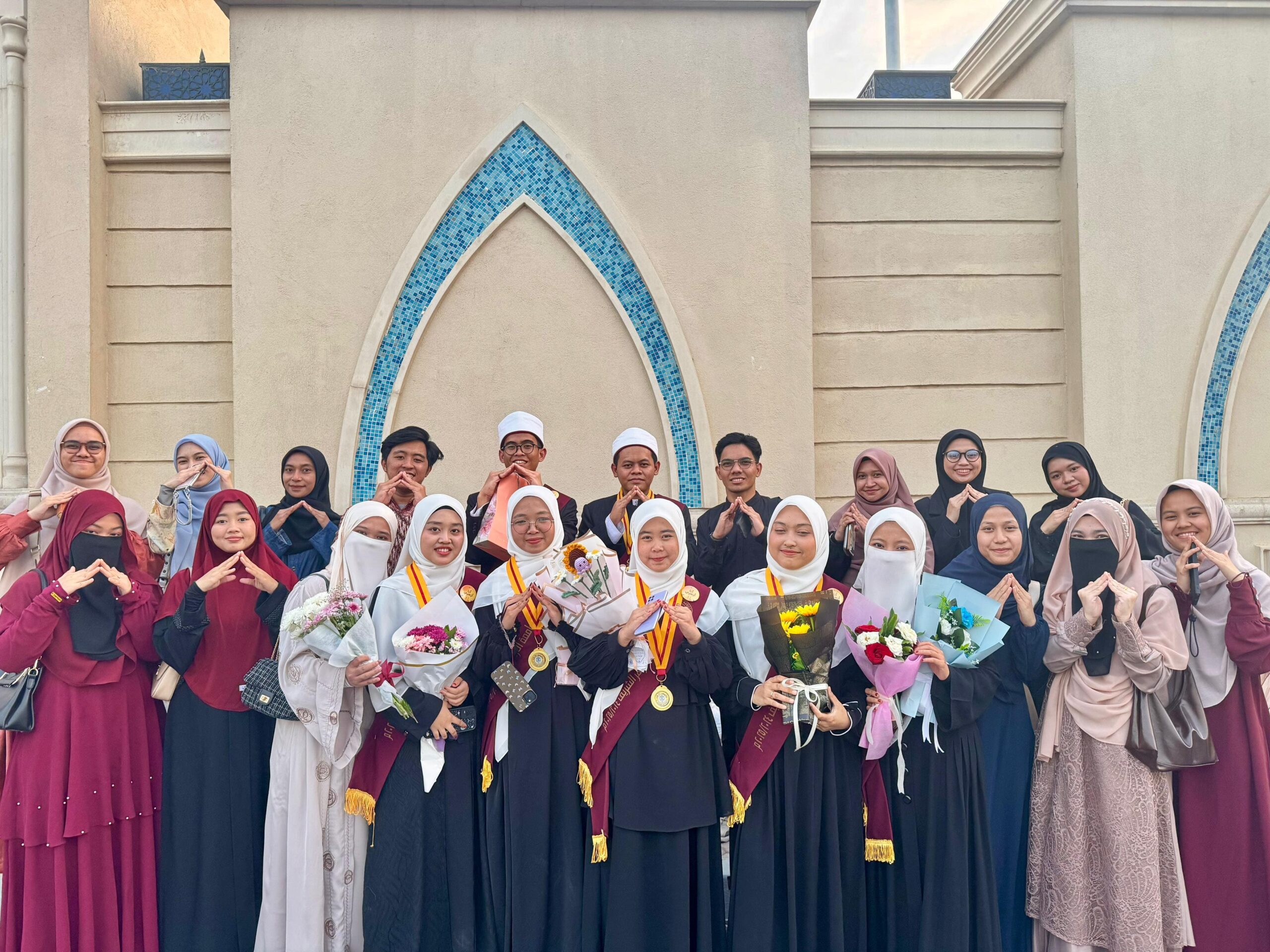 Momentum 11 Santri Maffaz Internasional Mesir di Wisuda Pada PPMI Mesir 2025