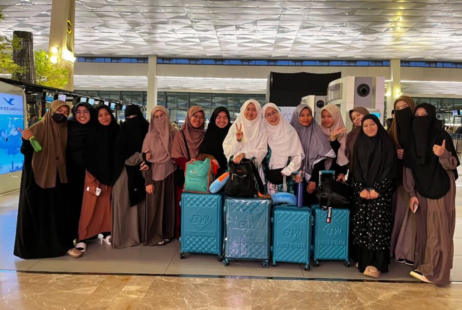 pengurus berangkat umrah