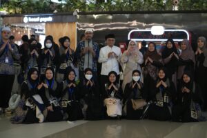 hadiah umroh untuk pengurus dan santri